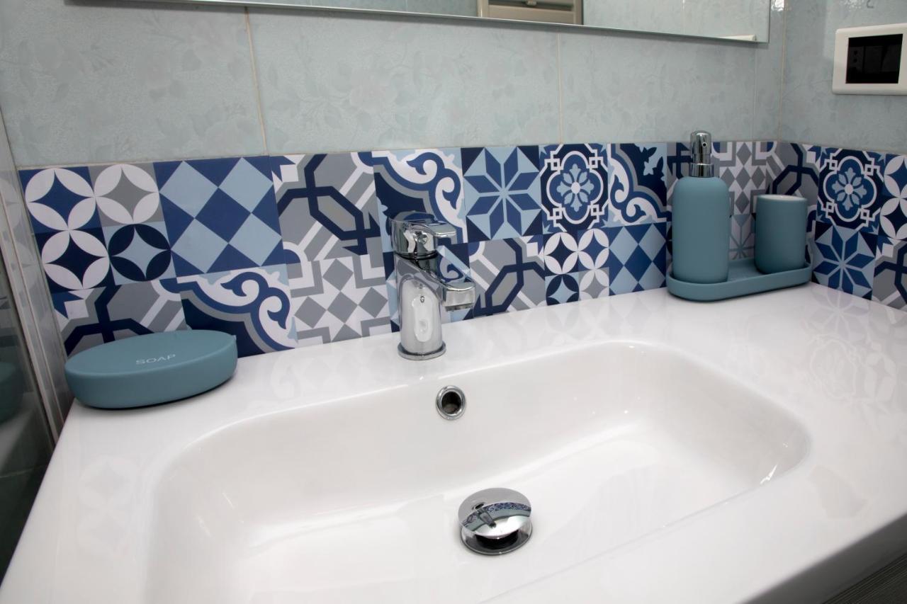 Appartamento Moderno Metro B San Paolo 로마 외부 사진
